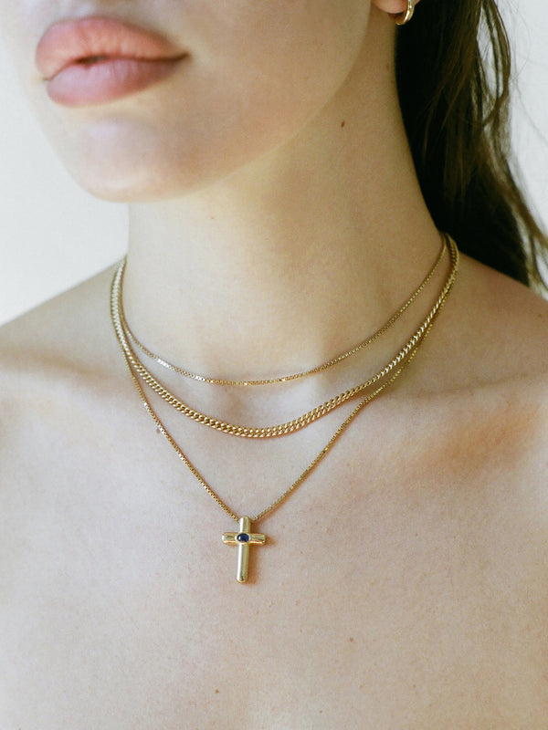 Model wearing Yellow Gold Box Chain Necklace