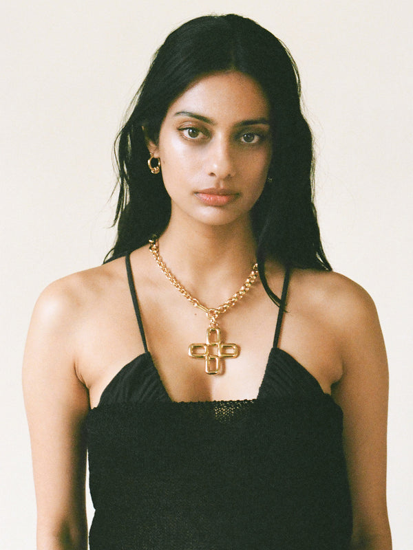 Model wearing Laura Lombardi gold Castiglia Necklace