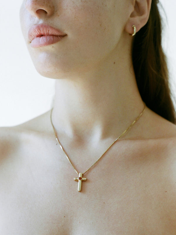 Model wearing Laura Lombardi Yellow Gold Gabriella Necklace with Garnet